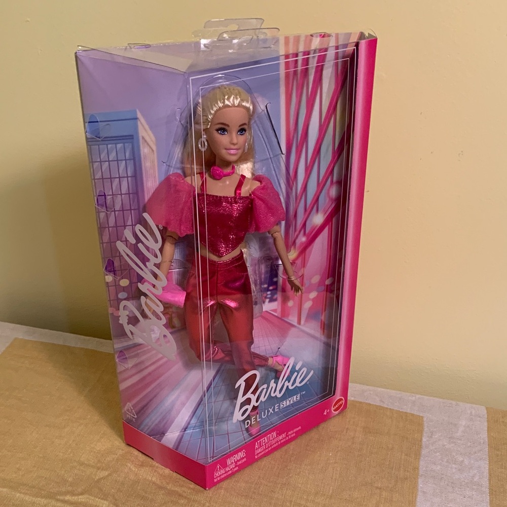 #5 Barbie Deluxe Style Pink Sparkle NRFB NIB Wave 2 Collectible